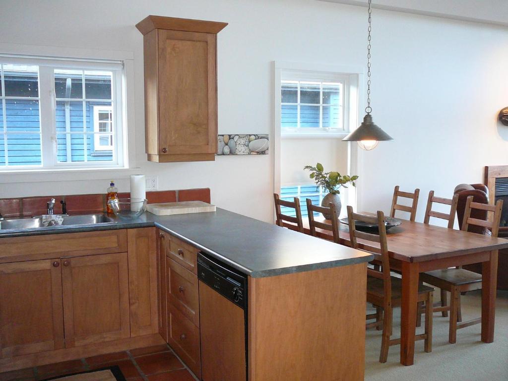 203 At Water'S Edge Apartment Ucluelet Phòng bức ảnh